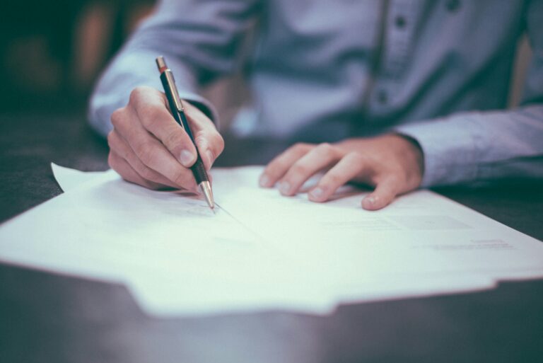 Filing N-400 Online vs. Mail Submission: Which Works Best?